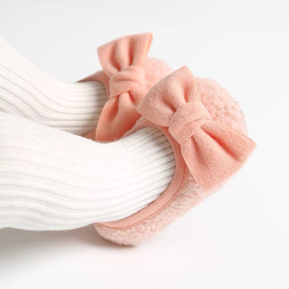 Baby pink shoes with bow
